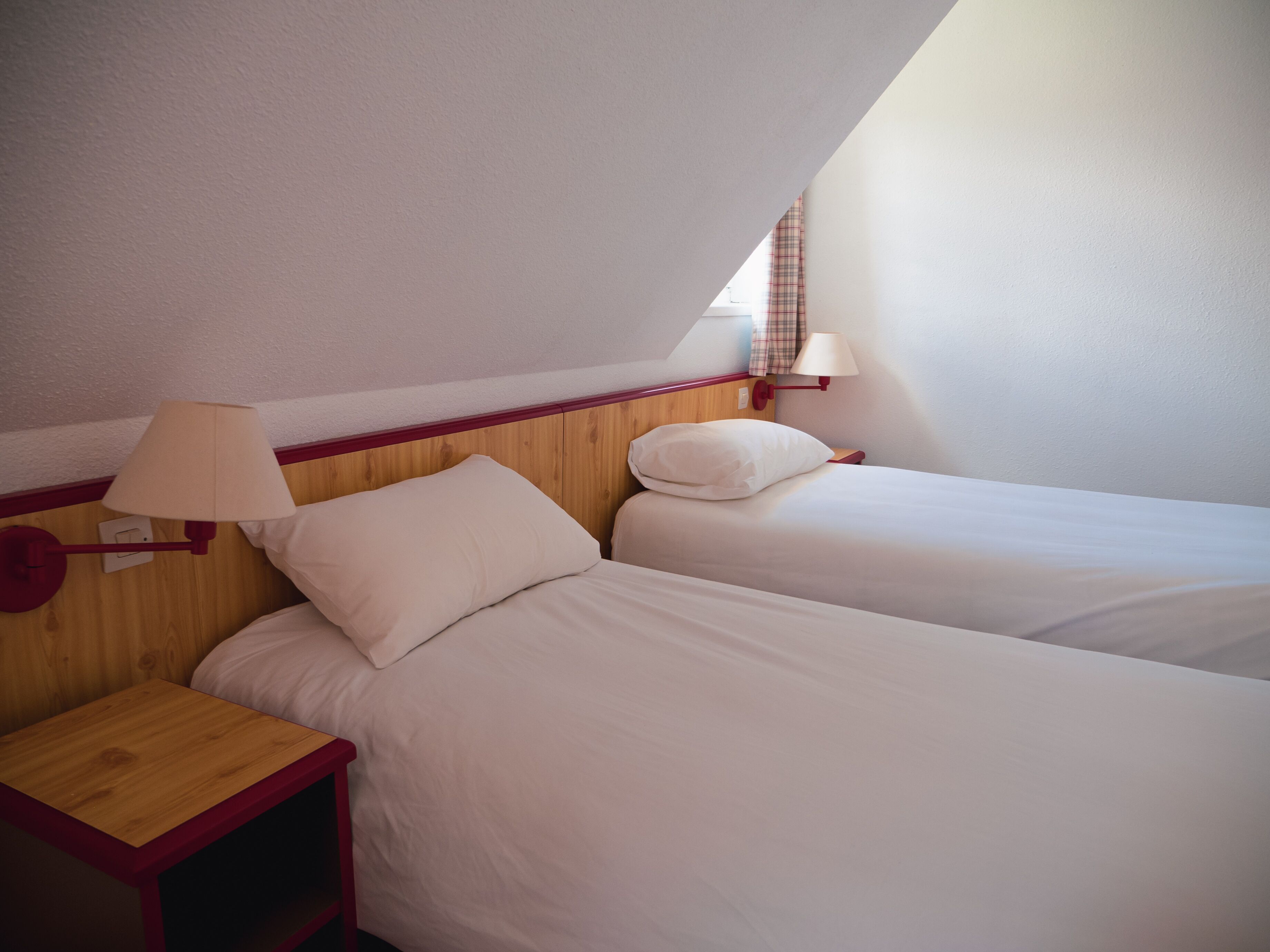 quadruple room | desk, cots/infant beds, rollaway beds, free wifi