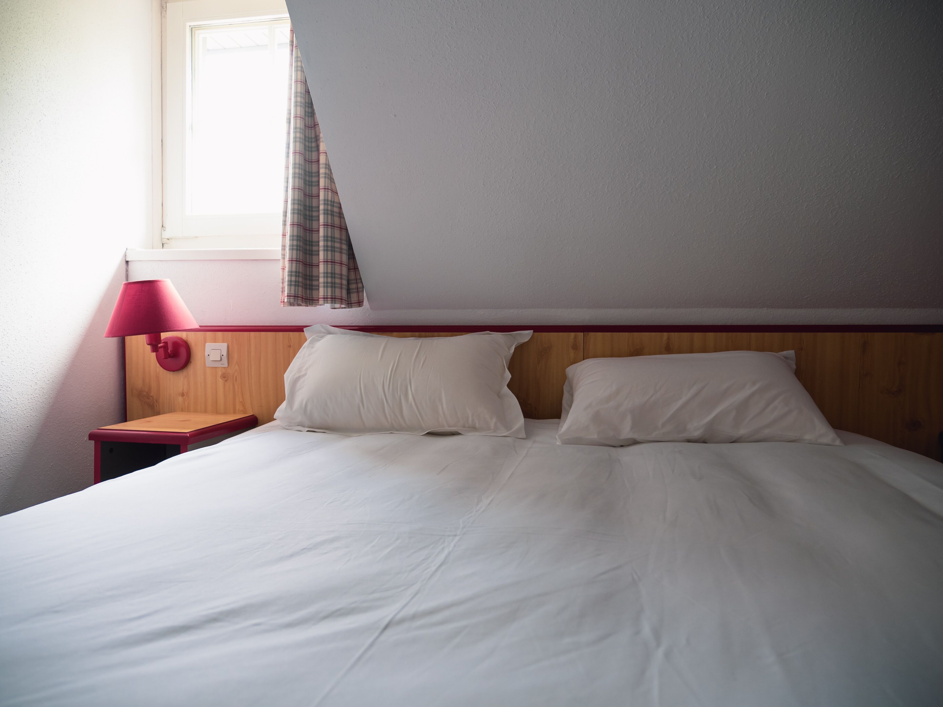 double room | desk, cots/infant beds, rollaway beds, free wifi