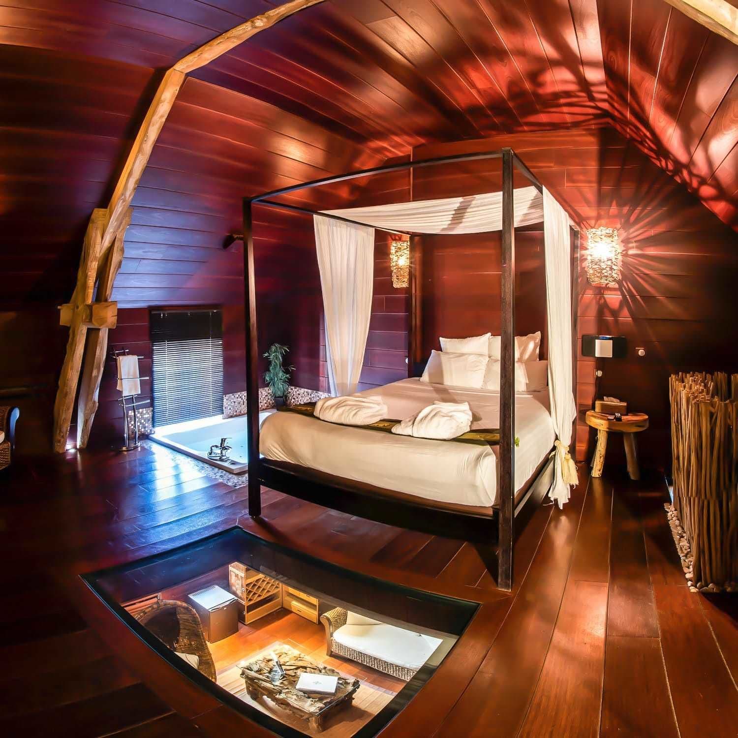 signature suite (indonesienne) | premium bedding, desk, free wifi