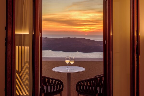 Deluxe Room Volcano View | View from room - Astir Thira (Santorini)