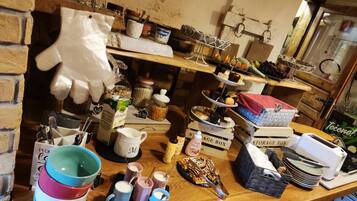 Dagelijks continentaal ontbijt (EUR 15 per persoon)