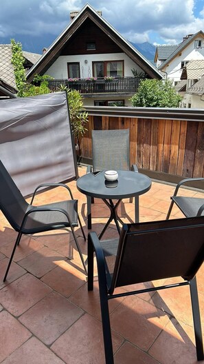 Ropa de cama de alta calidad y escritorio 