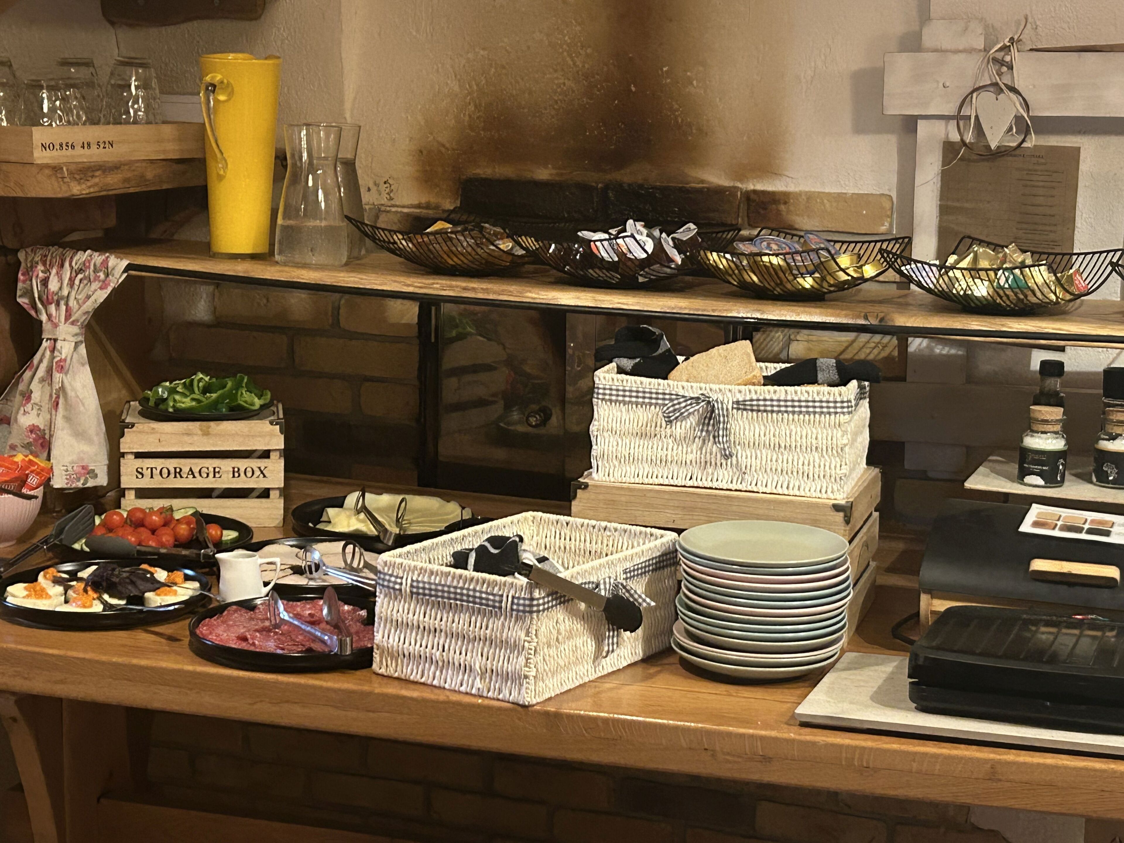 daily continental breakfast (eur 15 per person)