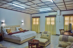 Deluxe Room | In-room safe, desk, blackout drapes, free cribs/infant beds - Mazsons Hotel (Zanzibar Town)