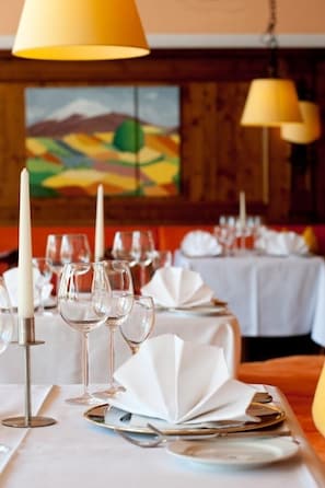 Lunch and dinner served  - Golfhotel Gutshof Penning (Rotthalmuenster)