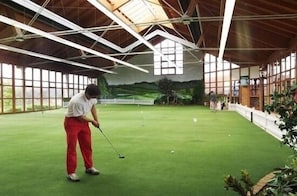 Indoor golf driving range - Golfhotel Gutshof Penning (Rotthalmuenster)