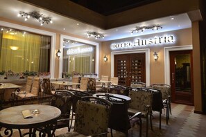 Dining - Hotel Austria (Tirana)