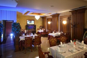 Dining - Hotel Austria (Tirana)