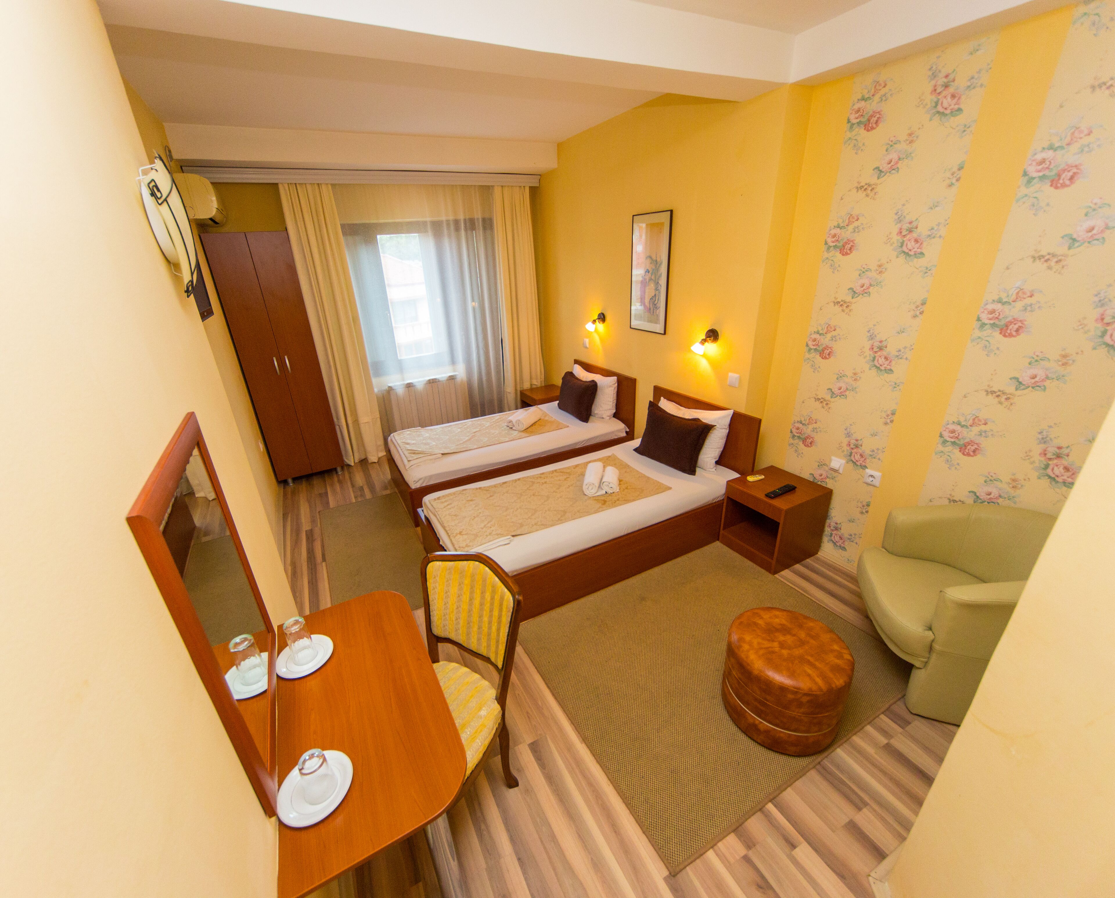 Comfort Twin Room | Desk, iron/ironing board, free WiFi