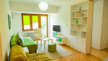 Habitación doble Confort, balcón | Escritorio, tabla de planchar con plancha y wifi gratis