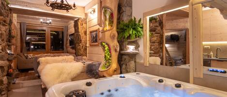 Deluxe Apartment | Living room | 42-inch LED TV with cable channels, TV