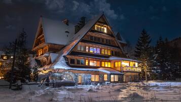 Front of property - evening/night