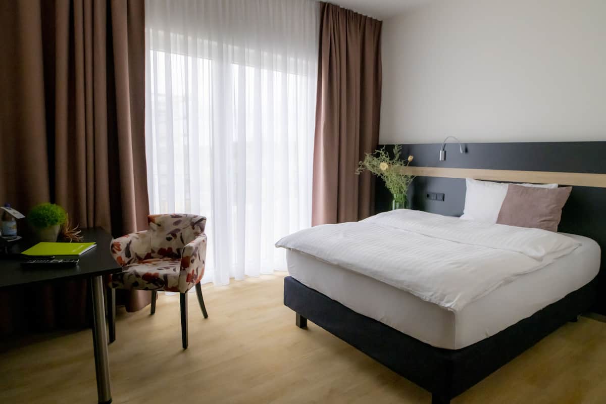 Superior Single Room | Hypo-allergenic bedding available, in-room safe, desk, soundproofing