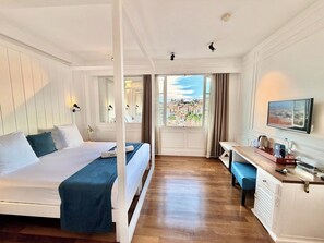 高级房, 城市景观 | 高档床上用品、客房内保险箱、遮光窗帘、免费 WiFi