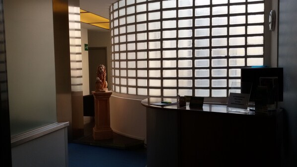 Reception - Hotel Antonelli (Milan)