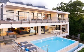 Front of property - evening/night - The Blue Emerald (Cape Town)