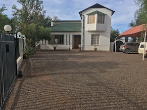 Fachada da propriedade