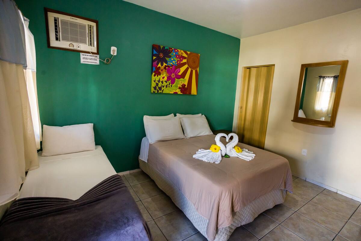 Triple Room | In-room safe, blackout curtains, free WiFi