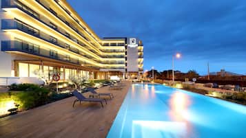 Außenpool (je nach Saison geöffnet)