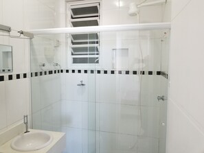 Apartment, 1 Bedroom | Bathroom - In Rio - Av Atlantica 928 (Rio de Janeiro)