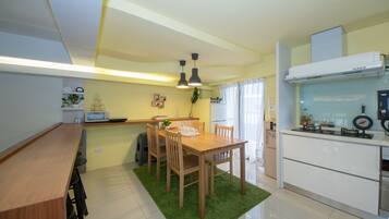 Fridge, microwave, coffee/tea maker, electric kettle