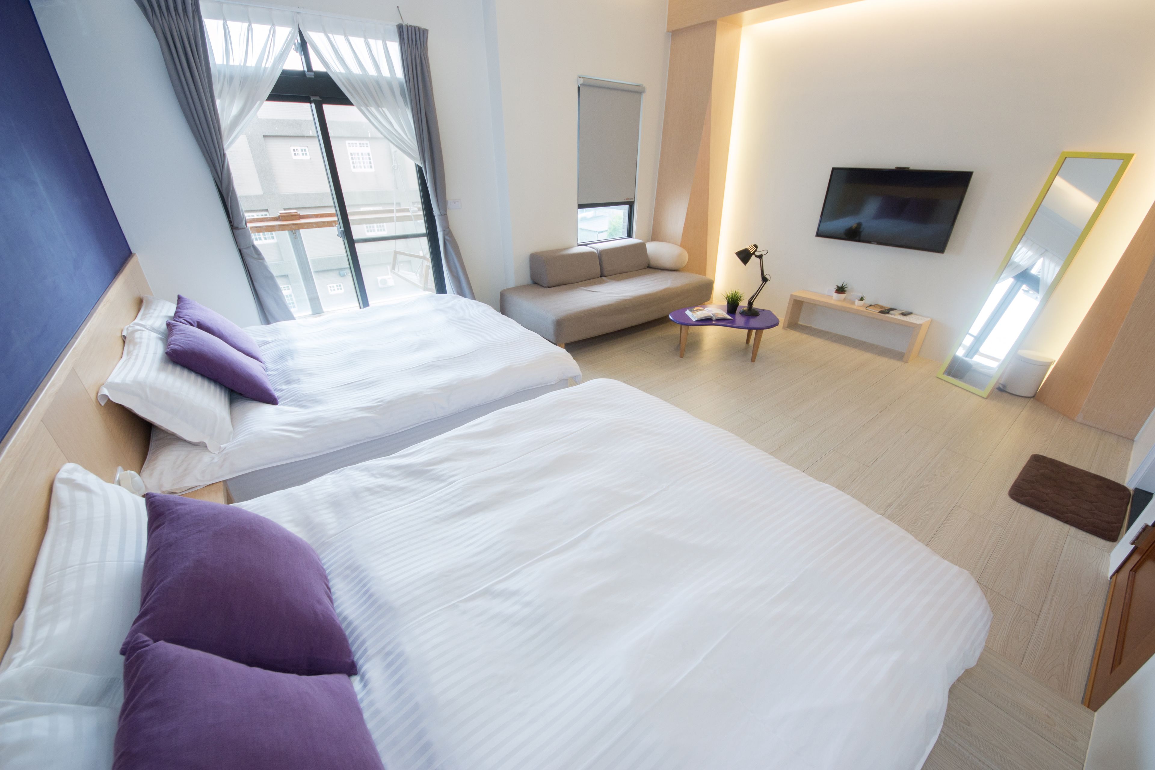 Comfort fyrbäddsrum - 1 sovrum - lanai | 1 sovrum, duntäcken, bäddmadrasser och minibar