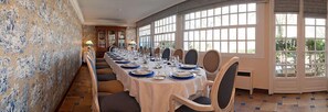 Lunch and dinner served  - Hôtel Le Gonfalon (Germigny-l'Eveque)