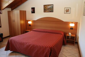 Desk, free WiFi, bed sheets, wheelchair access - Hotel Ristorante Fiorentino (Stresa)