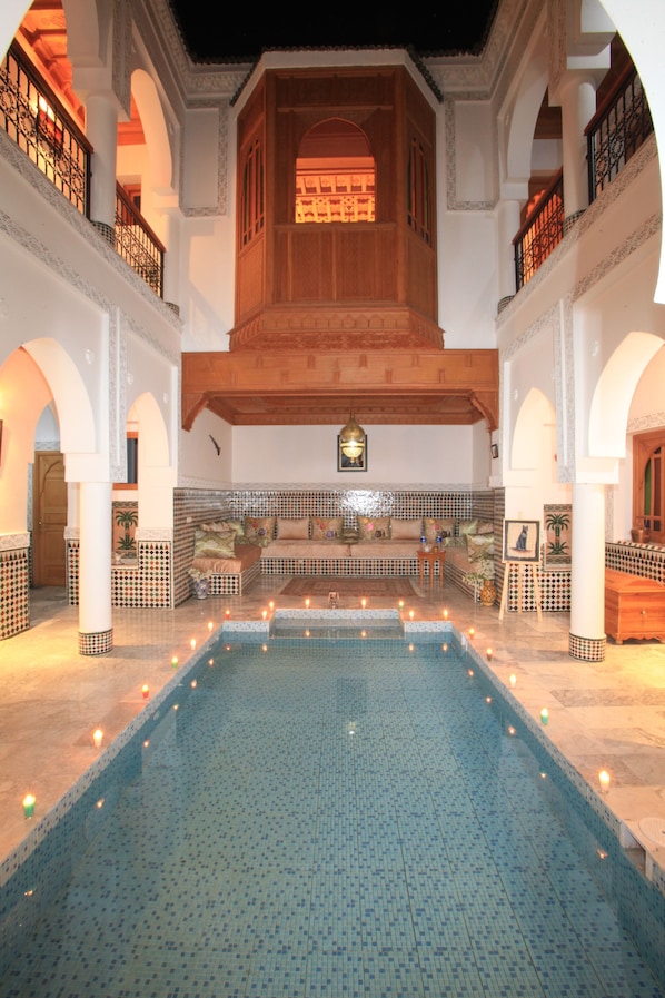 Indoor pool, sun loungers - Riad Moulay (Marrakech)
