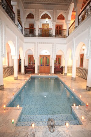 Indoor pool, sun loungers - Riad Moulay (Marrakech)