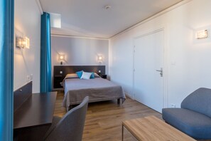 Svit Comfort - 1 dubbelsäng | Individuell inredning, unika möbler, skrivbord och ljudisolering