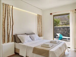 Villa, 2 Bedrooms, Jetted Tub | 2 bilik tidur, peralatan tempat tidur hipoalergenik 