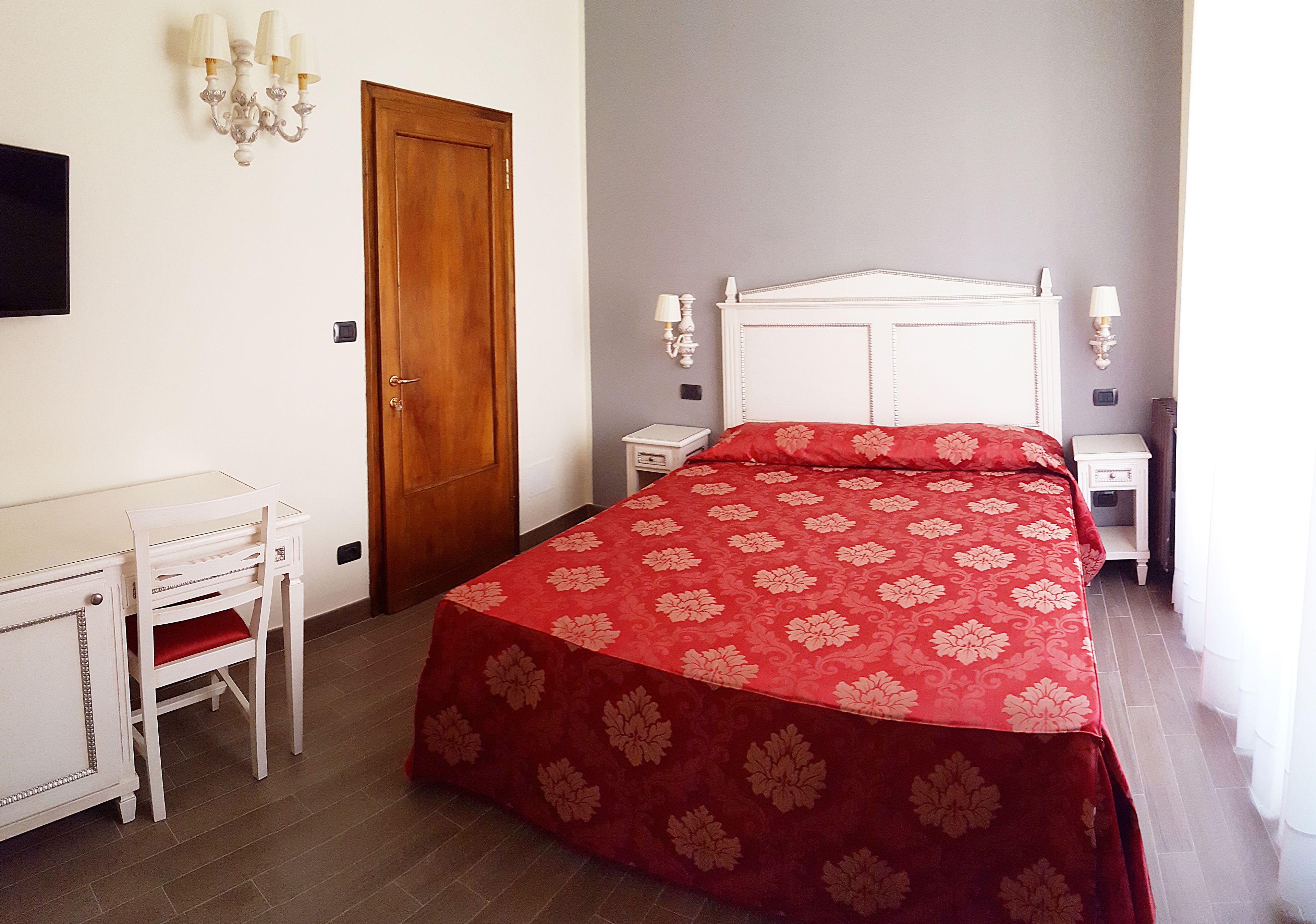 In-room safe, desk, free WiFi, bed sheets