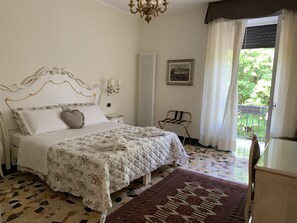 Deluxe Double Room, River View (Private external bathroom) | In-room safe, desk, free WiFi, bed sheets
