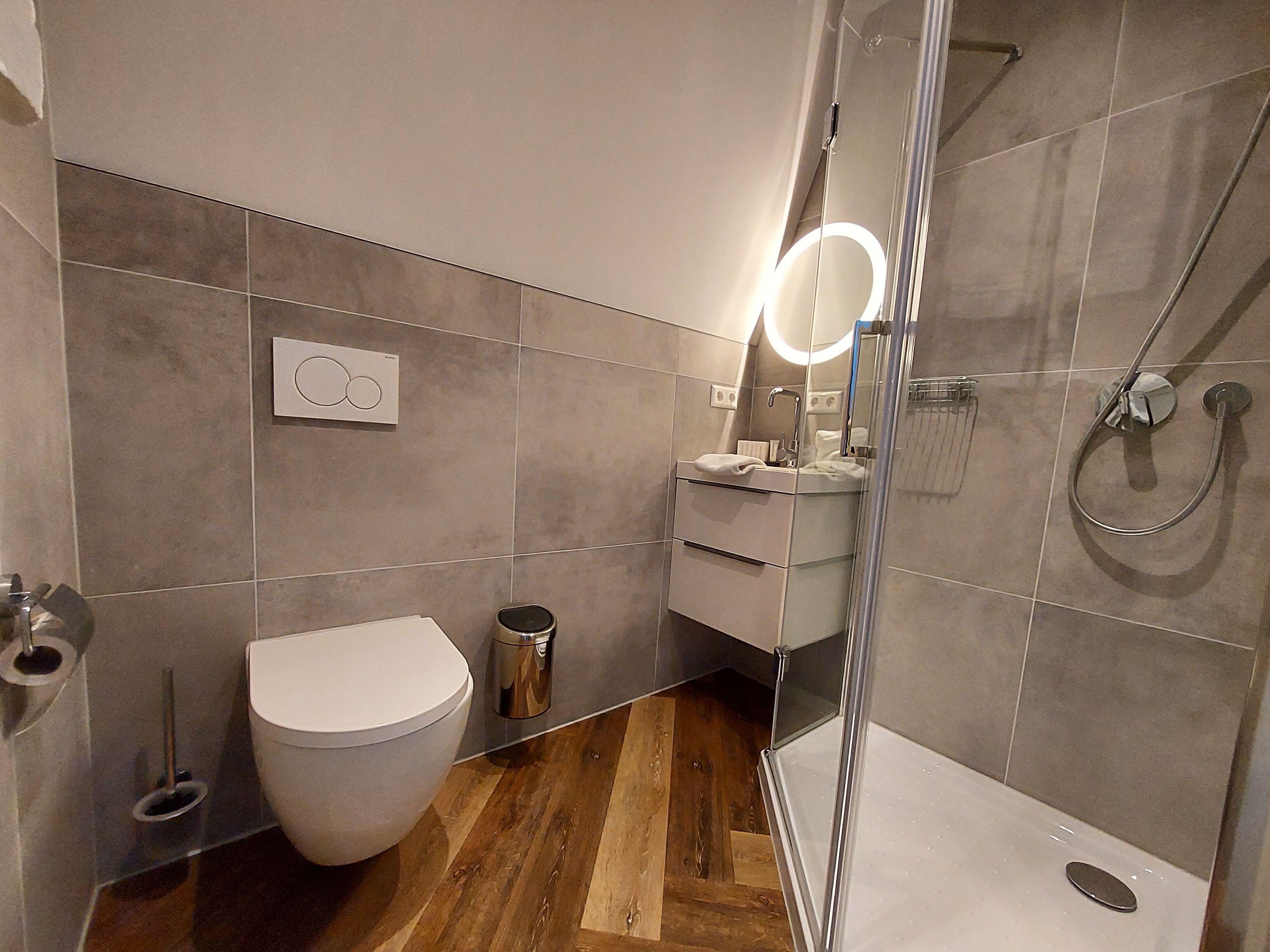 family apartment | bathroom | free toiletries, towels, soap, shampoo