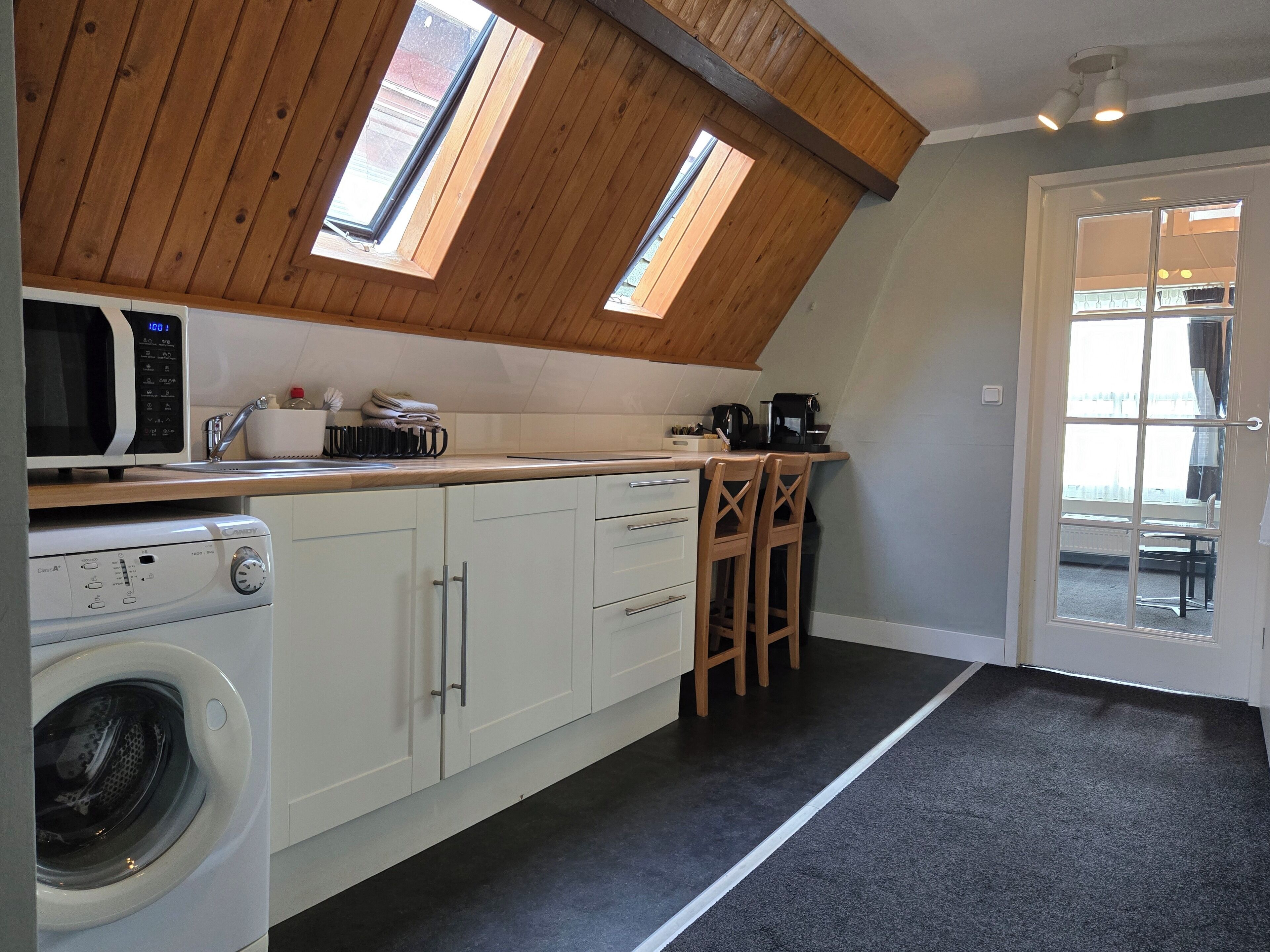 loft | private kitchenette | espresso maker, coffee/tea maker, electric kettle