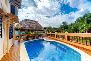 Outdoor pool, free cabanas, sun loungers - Mirasol Villa (Placencia)