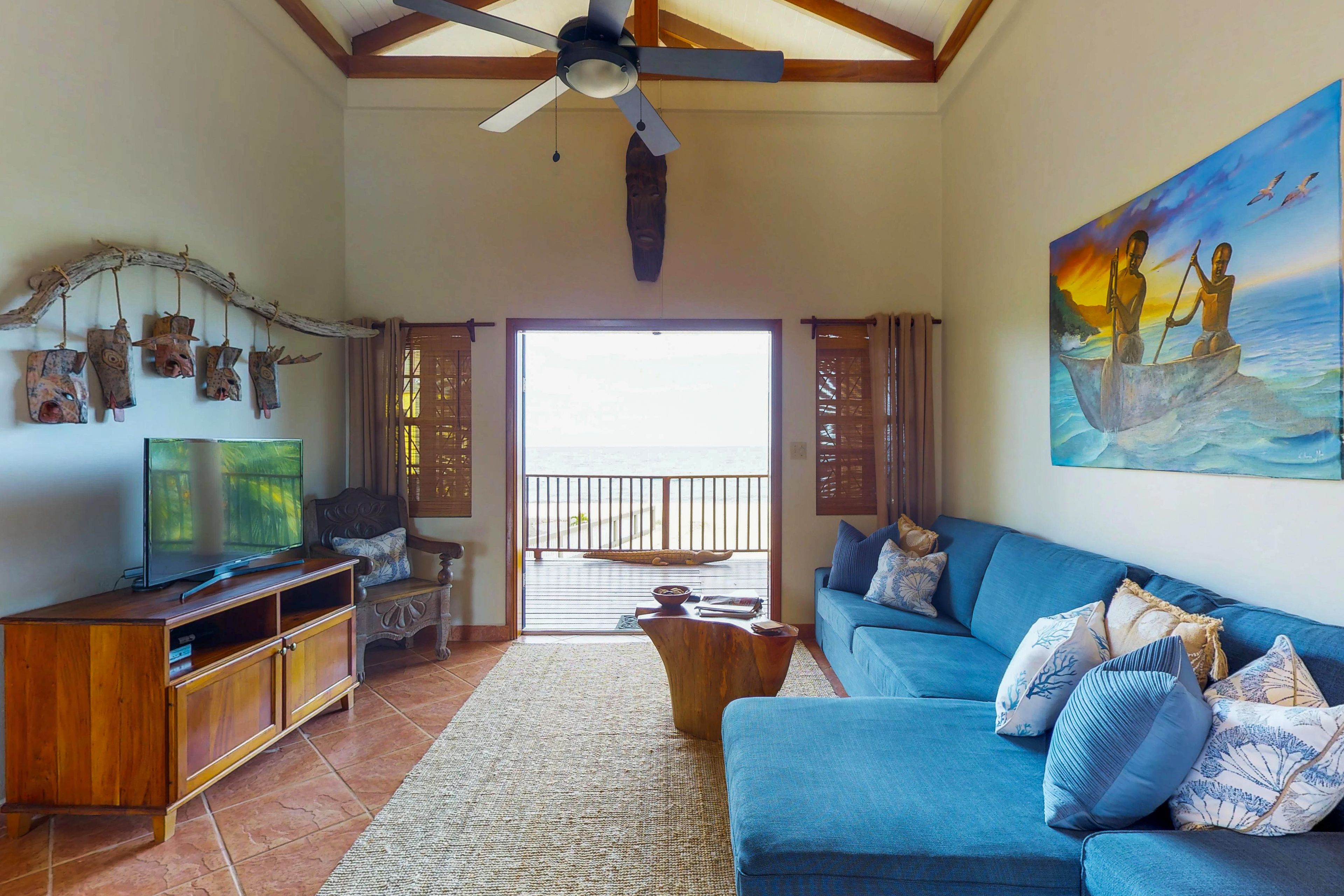 Deluxe Villa, 3 Bedrooms, Partial Ocean View (Mirasol mini villa) | Living room | TV