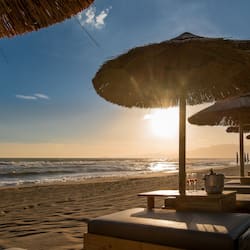 Private beach, sun-loungers, beach umbrellas, beach towels