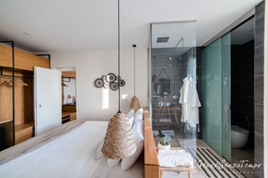 Minibar, in-room safe, desk, laptop workspace - Cumeja - Beach Club & Hotel (Cellole)