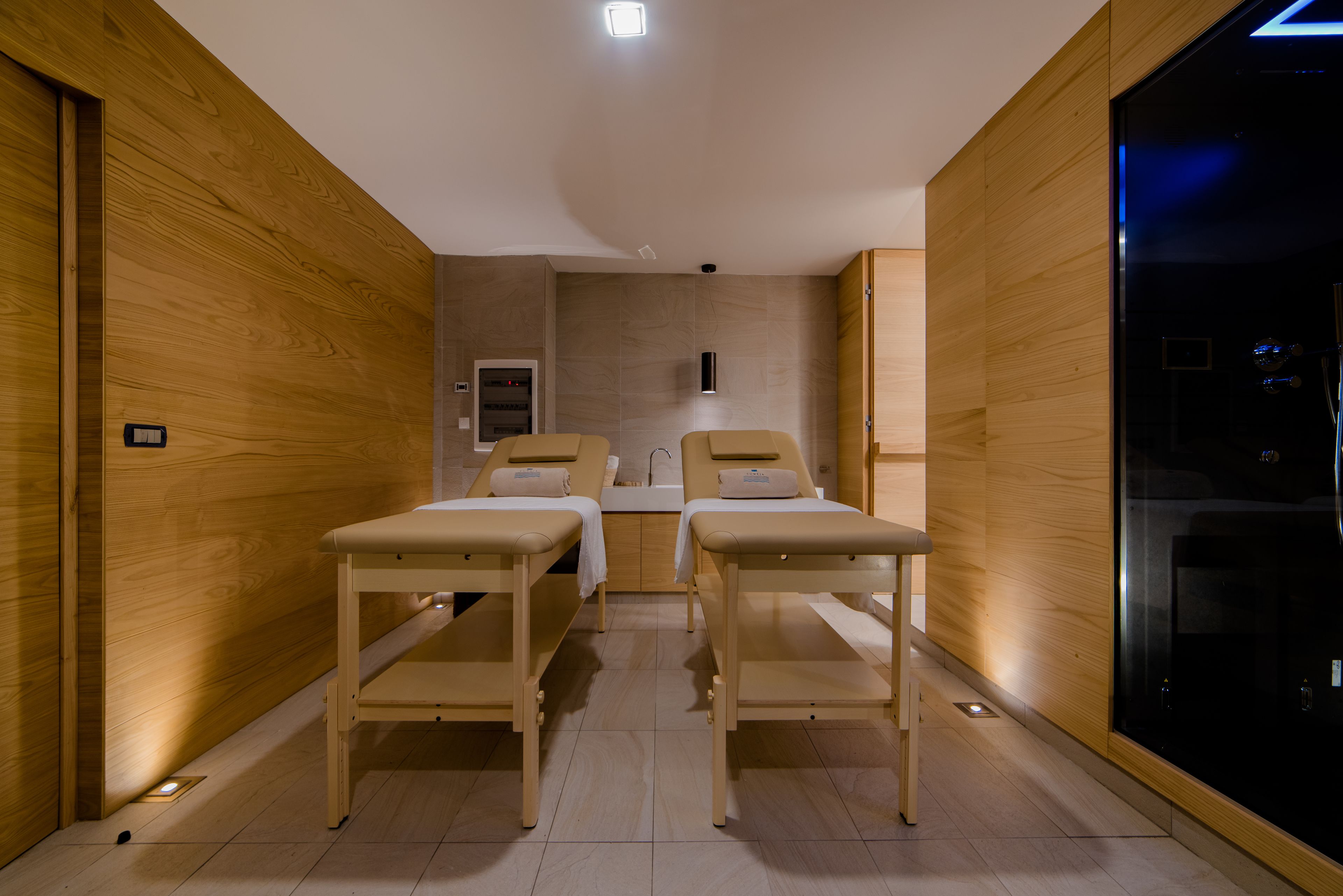couples treatment room(s), sauna, hot tub, steam room