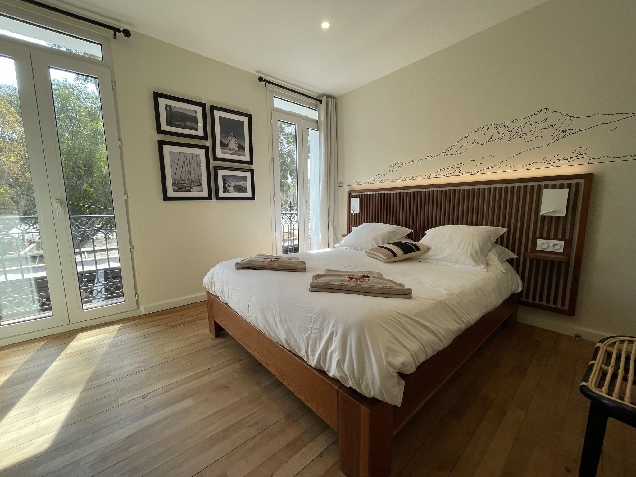 Classic Double Room, Ensuite, Park View