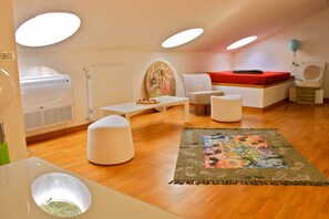 Double Room, Jetted Tub