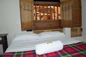Double Room | Desk, iron/ironing board, rollaway beds, free WiFi