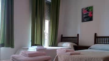 Triple Room | Blackout curtains, free WiFi