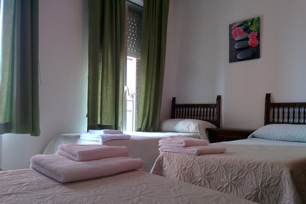 Triple Room | Blackout drapes, free WiFi