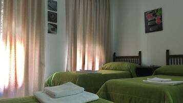 Cortinas opacas y wifi gratis