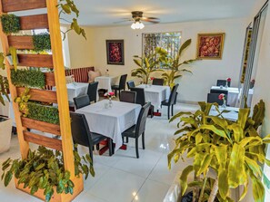 Breakfast, lunch, dinner served; local and international cuisine  - SAMS Hotel (Port-au-Prince)
