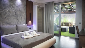 Standard Double Room, 1 Queen Bed, Terrace, Pool View | Desk, soundproofing, free WiFi - Villa Rosa dei Venti (Cinisi)