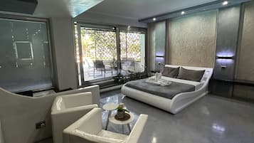 Loft, Non Smoking, Jetted Tub | Desk, soundproofing, free WiFi
